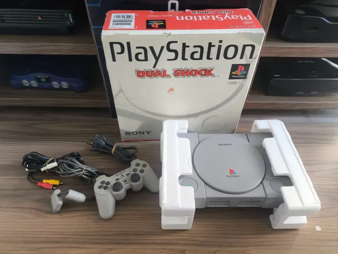 Playstation 1 japonês em perfeito estado