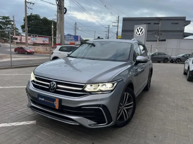 Volkswagen Tiguan Allspac R-line 300 TSI 2.0 2025