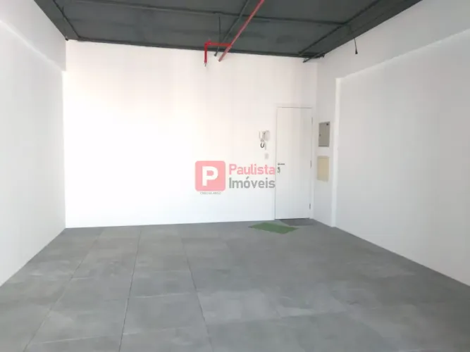 Sala Comercial com varanda, 1 vaga na garagem, para venda R$348.000,00 e locação, R$1.780,