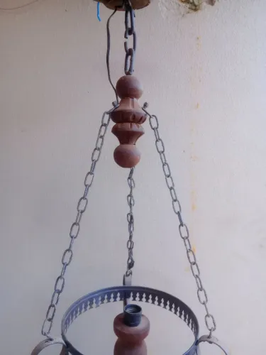 Lustre rústico em bom estado