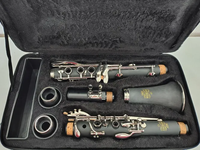 Clarinete Moresky semi-novo 