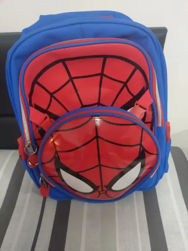 Mochila importada homem aranha com lancheira nunca usada 