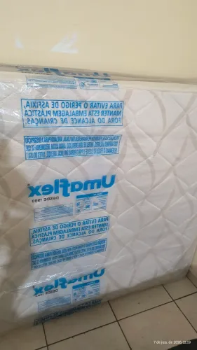 Colchão de molas ensacadas de casal
