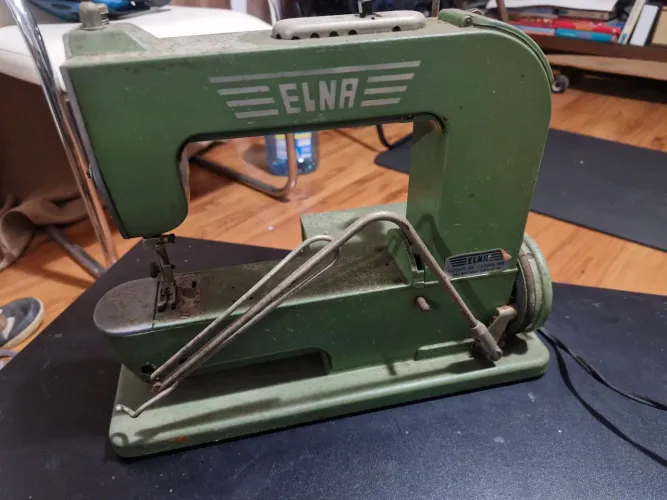Maquina custura elna vintage 