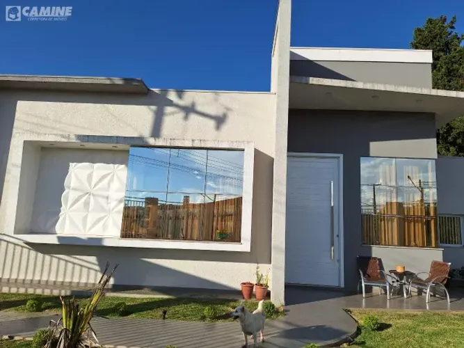 Casa em Palmas-PR, com 4 quartos