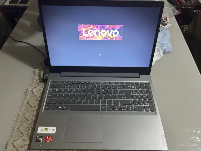 Notebook Lenovo Ryzen 5