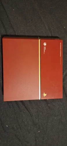 Playstation 4 Edição Metal Gear Solid.