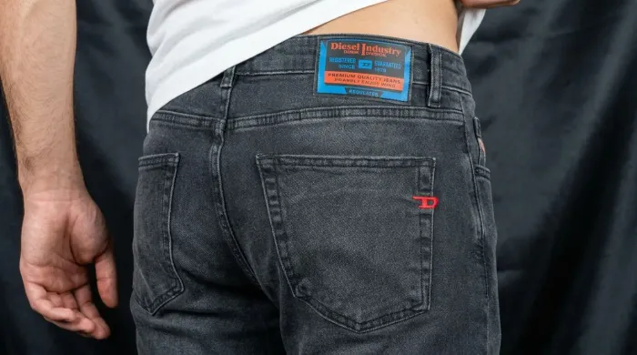 Calça Jeans Diesel masculina cor preta 42
