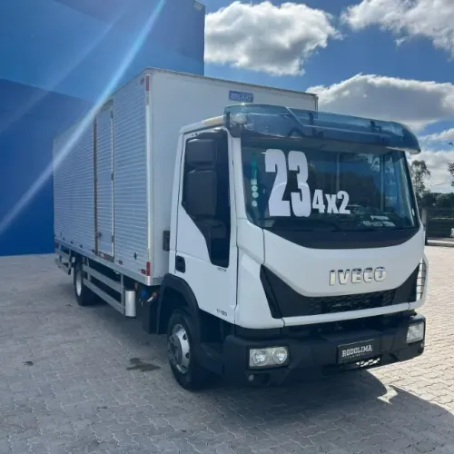 Caminhão Iveco Tector 11.190 Baú 3/4 ano 2022/2023