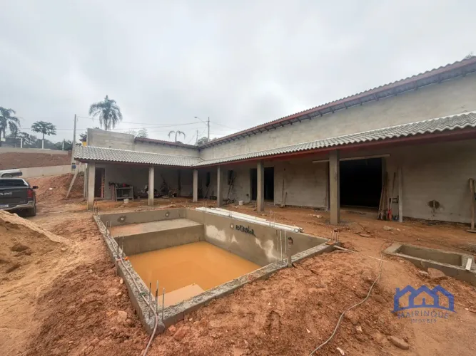 Chácara com 3 Quartos e 2 banheiros à Venda, 1.000 m² por R$ 690.000 Cód. ch2730