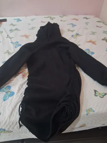 Vendo 2 vestidos nunca usados