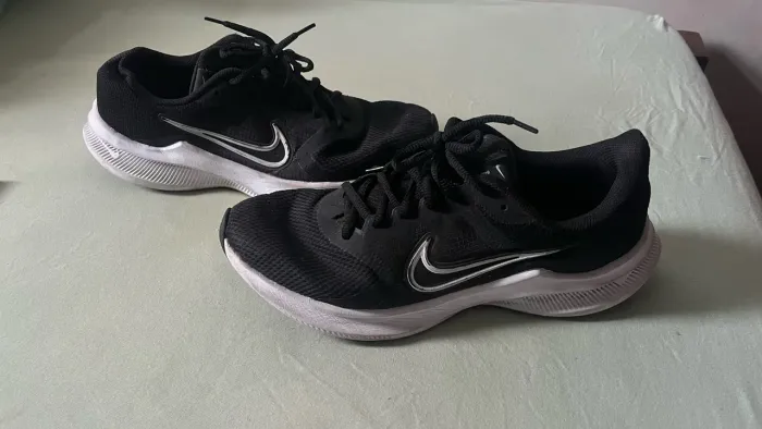Tênis nike original bem conservado tam41