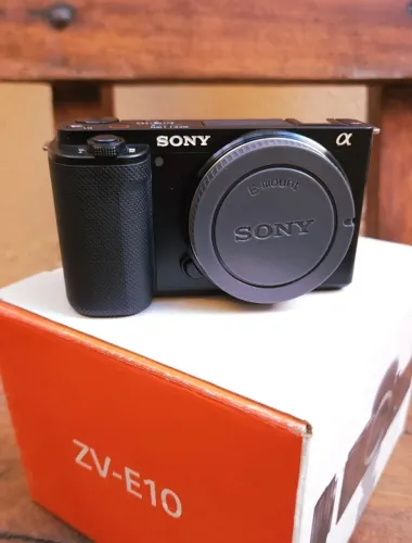 CÂMERA SONY ZVE10 4K + TAMPA+ FILTRO K&F + ADAPTADORES