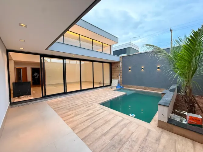 CASA DE ALTO PADRÃO À VENDA - VERA CRUZ | MARÍLIA/SP 