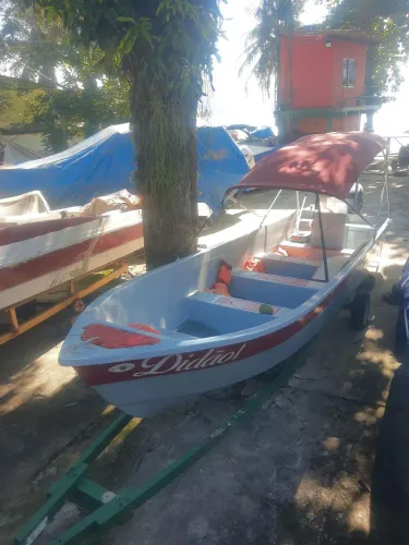Lancha táxi boat