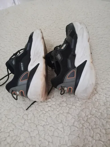 Tênis esportivo Fila