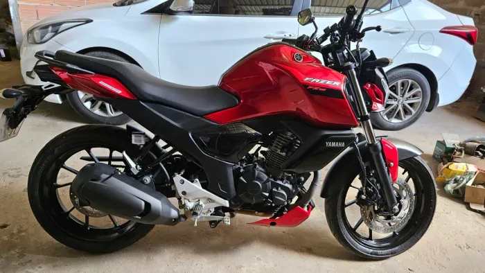 Vende-se uma fz15 ano 2025 apenas 22.000 reais
