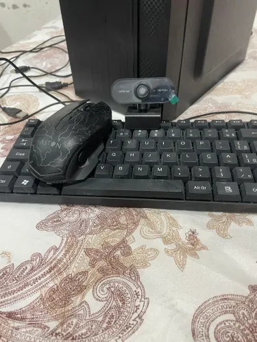 Vendo computador para conserto ou retirada de peças