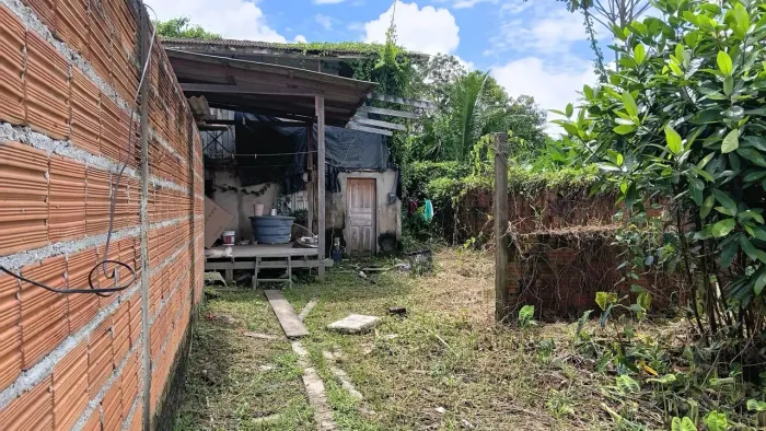 Vende-se Terreno