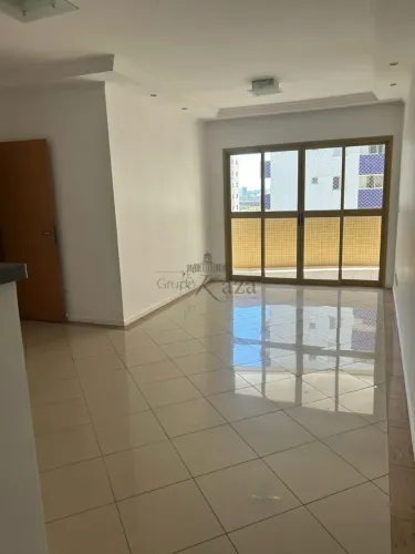 Apartamento - Parque Residencial Aquarius - Solar dos Girassóis - 3 Dormitórios - 100m².