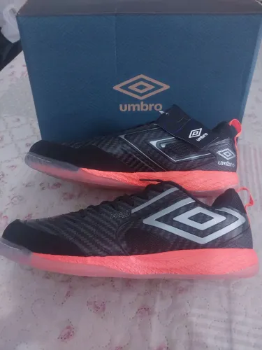 Umbro Pro 5 Bump Futsal Original Nova Tam. 43<br>Preço<br>R$ 550<br>R$ 55