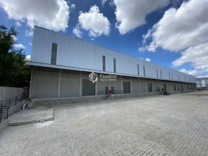 Imóvel para aluguel possui 525 metros quadrados em Centro - Queimadas - PB