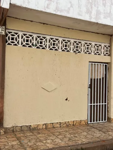 Apartamento térreo à venda no Del Lago/Itapoã-DF.