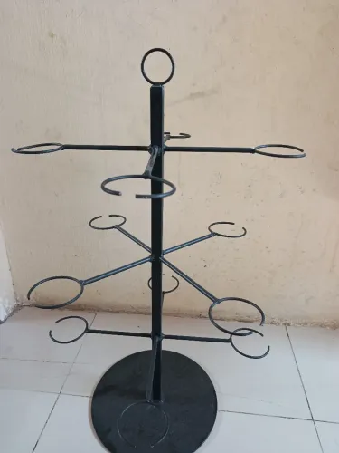 EXPOSITOR DE TAÇAS PRETO