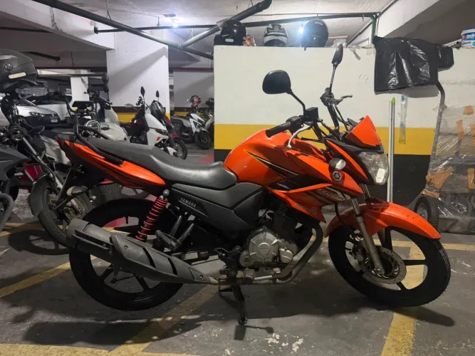 Moto fazer yamaha 150 