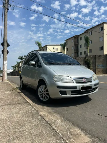 Fiat Idea ELX 1.4 MPI Fire Flex 8V 5P 2010