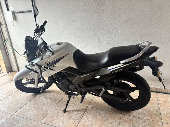 Yamaha Fazer 250cc ano 2013/2014 Gasolina