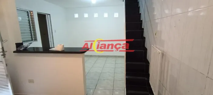 Sobrado não individual 100m², com 2 quartos para locação Jardim Adriana - Guarulhos