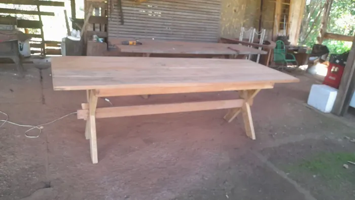Mesa de Cedro Rosa
