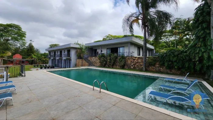 Casa à venda no condomínio Parque Silvino Pereira