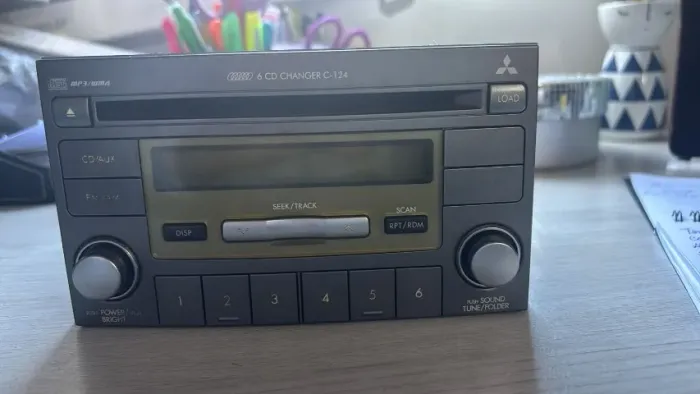 Rádio original Mitsubishi Airtrek 2005 a 2008 