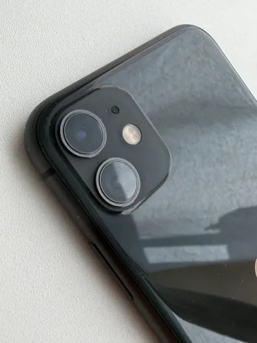 iPhone 11