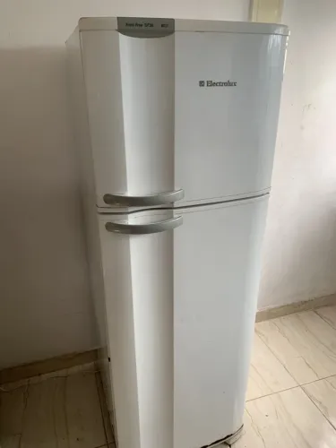 Geladeira Frost Free DF38 Eletrolux