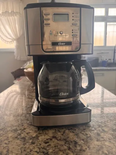 Cafeteira Oster Programável Inox com Jarra de Vidro