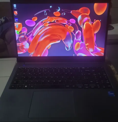 Notebook i5 11th geração 8 GB ram. SSD 256 + 1 TB de memória