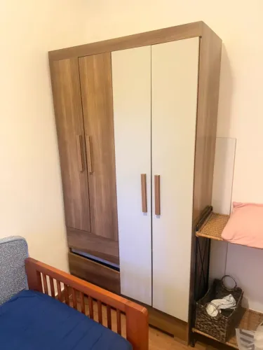Guarda roupa de solteiro