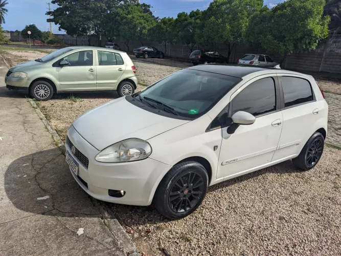 Fiat Punto Essence 1.8 Flex 16V 5P 2012