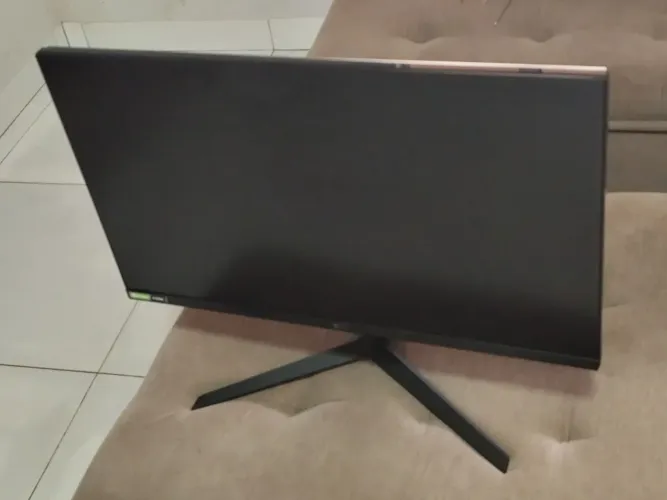 LG ULTRAGEAR 144hz 27 polegadas 