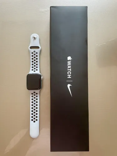 Apple Watch SE (1ª Ger) 40mm Alumínio - GPS + Cellular (A2355)