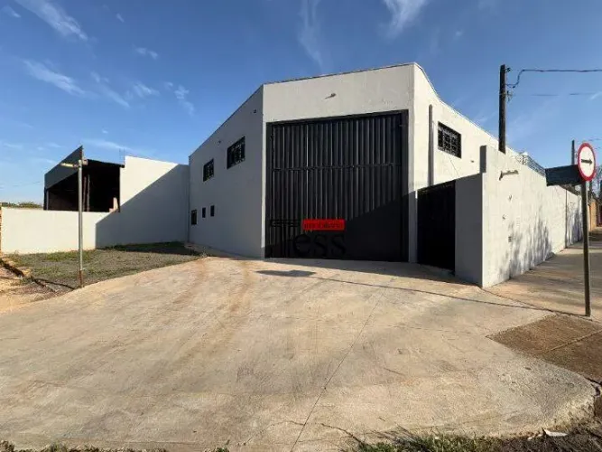 Aluga Salão Comercial de Esquina Amplo e Impecável