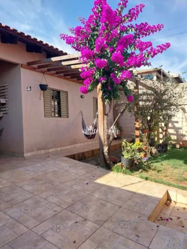 Casa com 3 Quartos à venda, 150 m² por R$ 800.000 - Jardim Piza - Londrina/PR