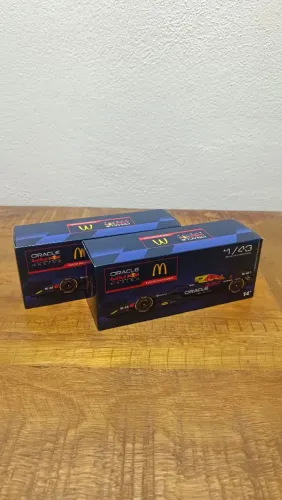 Miniatura Carro F1 Formula 1 Red Bull McDonalds 1/43