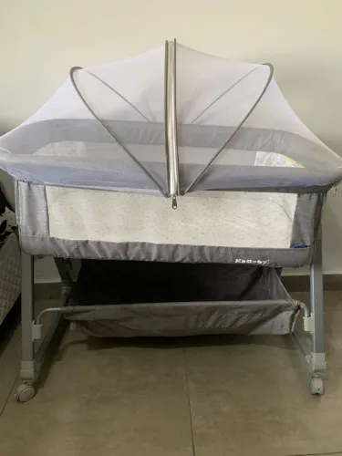 Berço KaBaby Portátil com Mosquiteiro e Cesto Inferior - Ótimo Estado