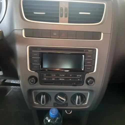 Rádio Original Volkswagen SpaceFox 2014 + Moldura Original