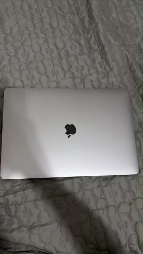 MacBook Pro 16 2019 - i7 / 16GB RAM (HD 500Gb) - Novíssimo