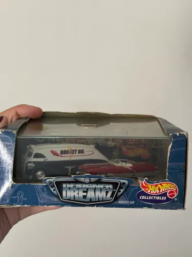 Hot Wheels Designer Dreamz, especificamente a "Custom Series #4" de 1999 ou 2000